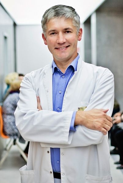 Dr n. med. Jarosław MAREK leczenie operacja zaćmy kontakt