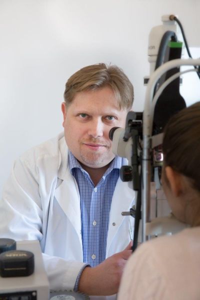 dr-n-med-Jan-Staniewicz leczenie operacja zaćmy kontakt